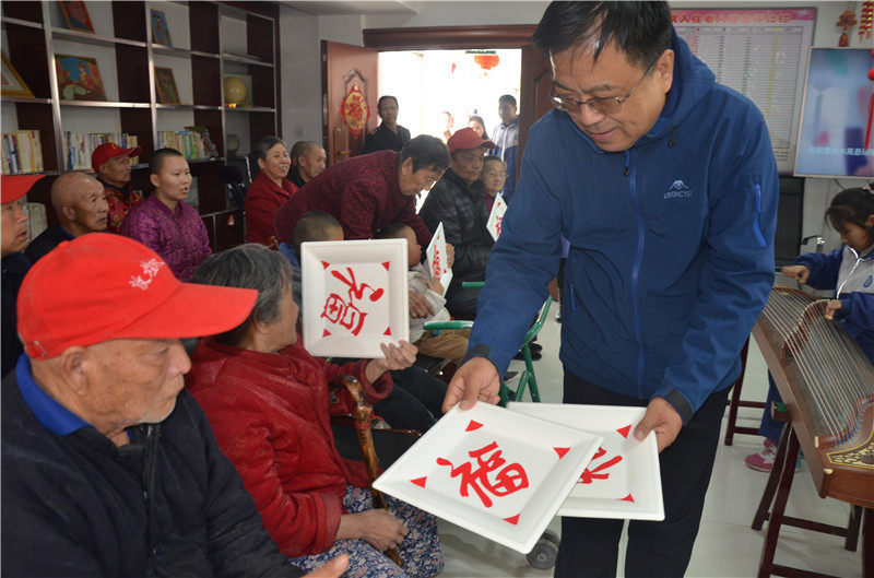 敦煌市社会福利院：雷锋日 快乐志愿行